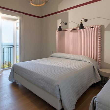 Diecidodici Boutiquerooms Sirolo Esterno foto