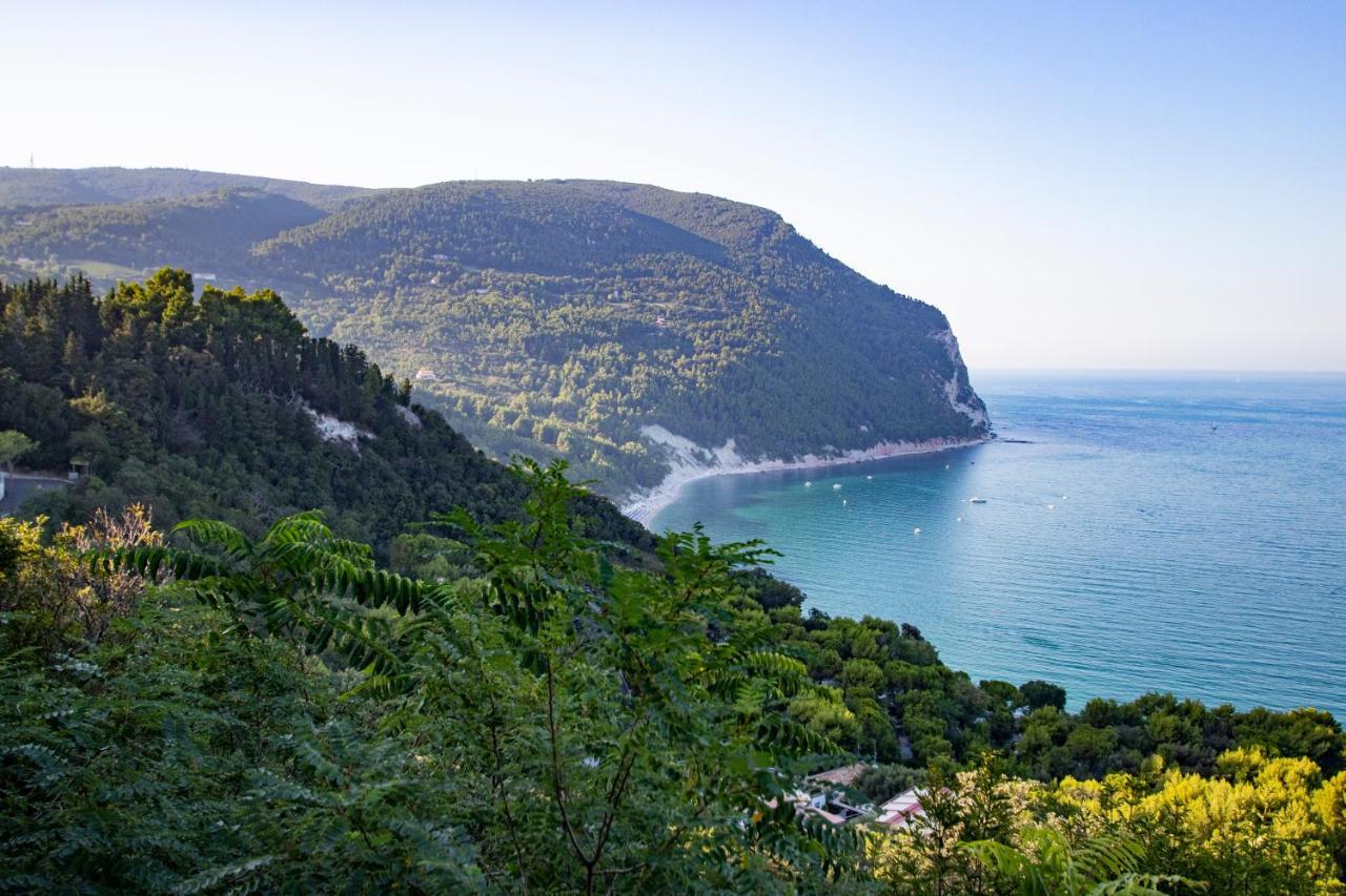 Diecidodici Boutiquerooms Sirolo Esterno foto